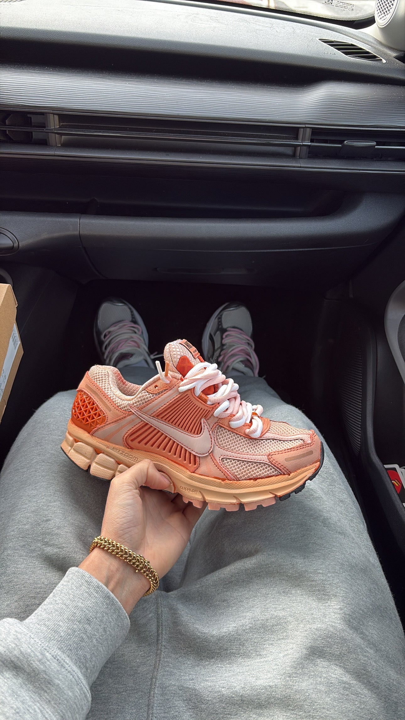 Vomero 5 Custom Peach ( Double Lacet )